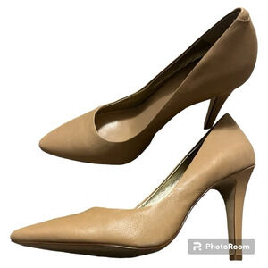 Banana Republic Tan Pointed-Toe Heels Medium Height